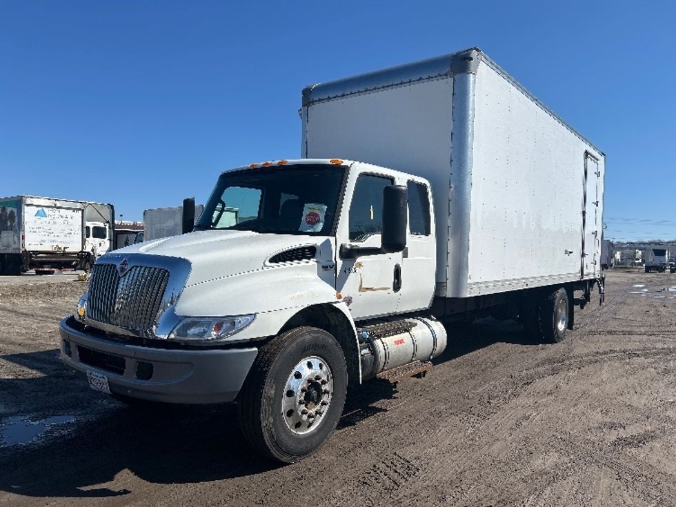 Medium Duty Box Truck-Light and Medium Duty Trucks-International-2022-MV607-Londonderry-NH-121,712\n\t\tmiles-$ 72,000 - Image 3