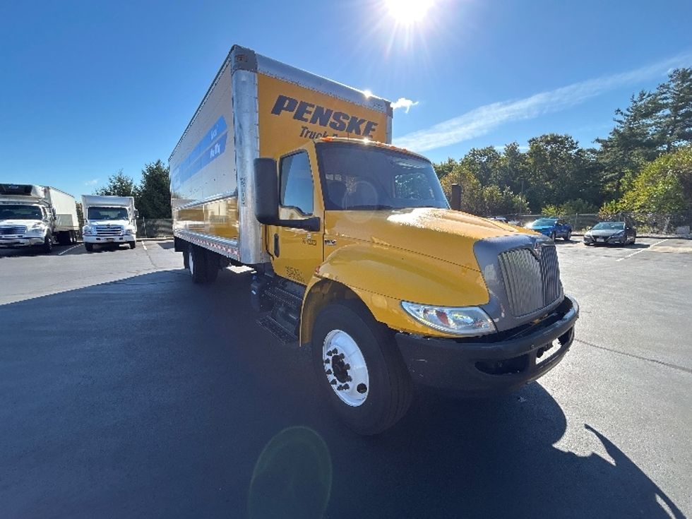 Medium Duty Box Truck-Light and Medium Duty Trucks-International-2022-MV607-Londonderry-NH-246,104\n\t\tmiles-$ 37,750 - Image 1