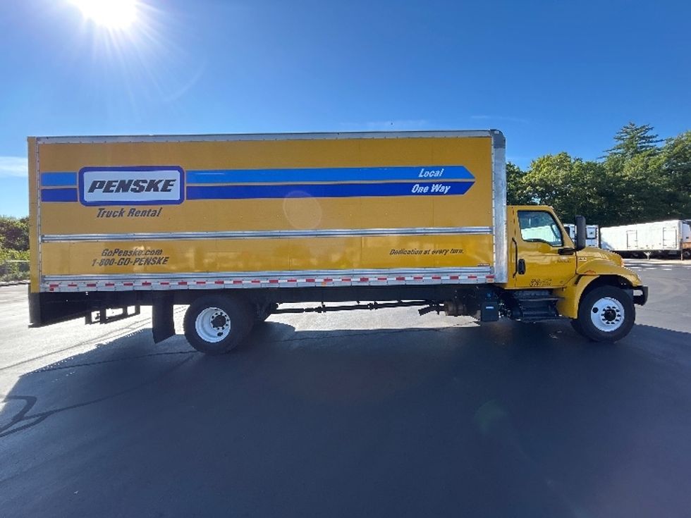 Medium Duty Box Truck-Light and Medium Duty Trucks-International-2022-MV607-Londonderry-NH-246,104\n\t\tmiles-$ 37,750 - Image 15