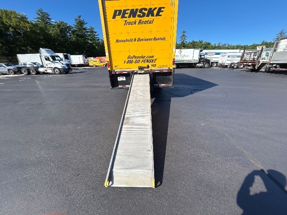 Medium Duty Box Truck-Light and Medium Duty Trucks-International-2022-MV607-Londonderry-NH-246,104\n\t\tmiles-$ 37,750 - Image 25