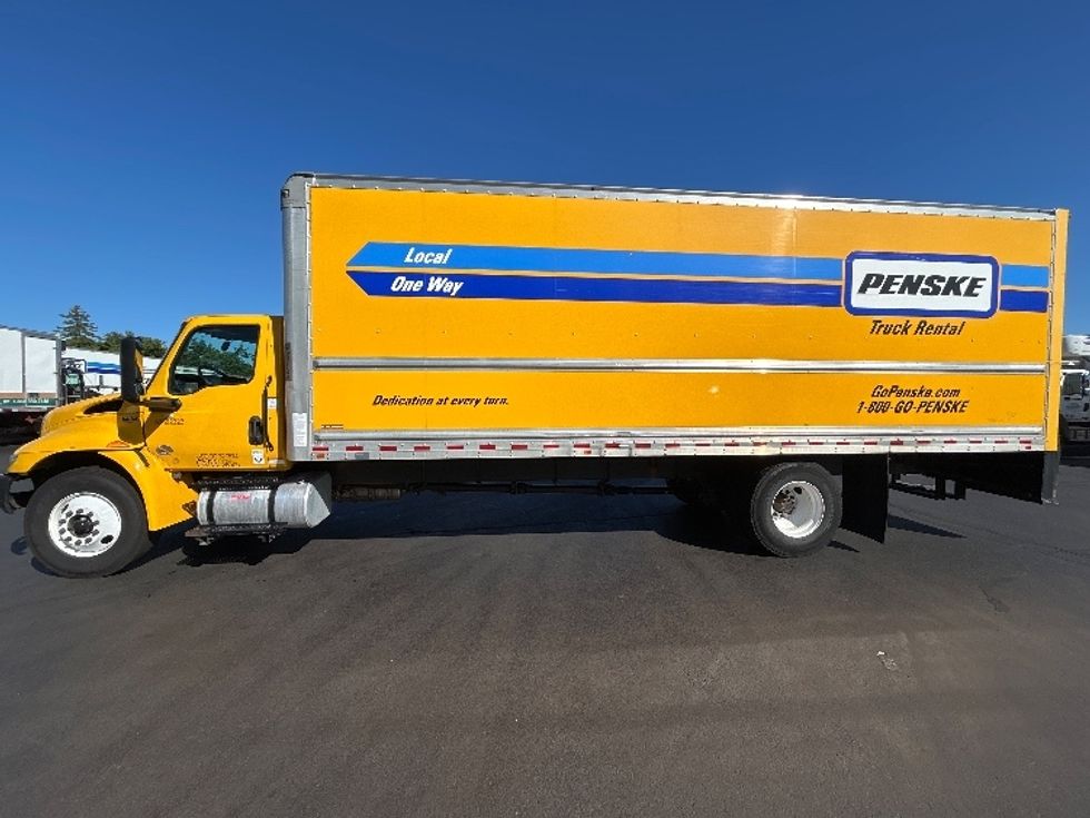 Medium Duty Box Truck-Light and Medium Duty Trucks-International-2022-MV607-Londonderry-NH-246,104\n\t\tmiles-$ 37,750 - Image 4