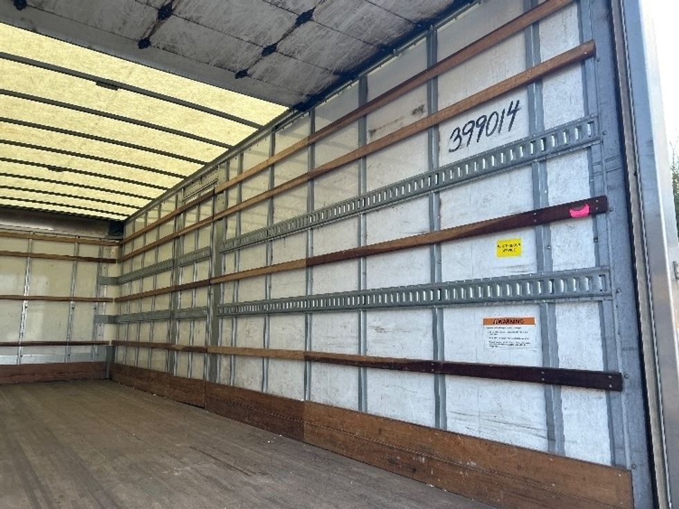 Medium Duty Box Truck-Light and Medium Duty Trucks-International-2022-MV607-Londonderry-NH-272,722\n\t\tmiles-$ 36,250 - Image 12