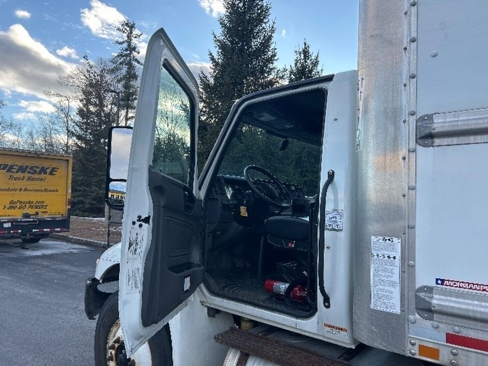Medium Duty Box Truck-Light and Medium Duty Trucks-International-2022-MV607-Londonderry-NH-272,722\n\t\tmiles-$ 36,250 - Image 16