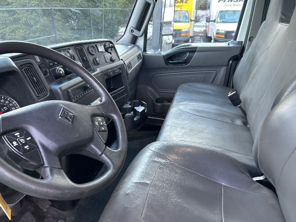Medium Duty Box Truck-Light and Medium Duty Trucks-International-2022-MV607-Londonderry-NH-272,722\n\t\tmiles-$ 36,250 - Image 19