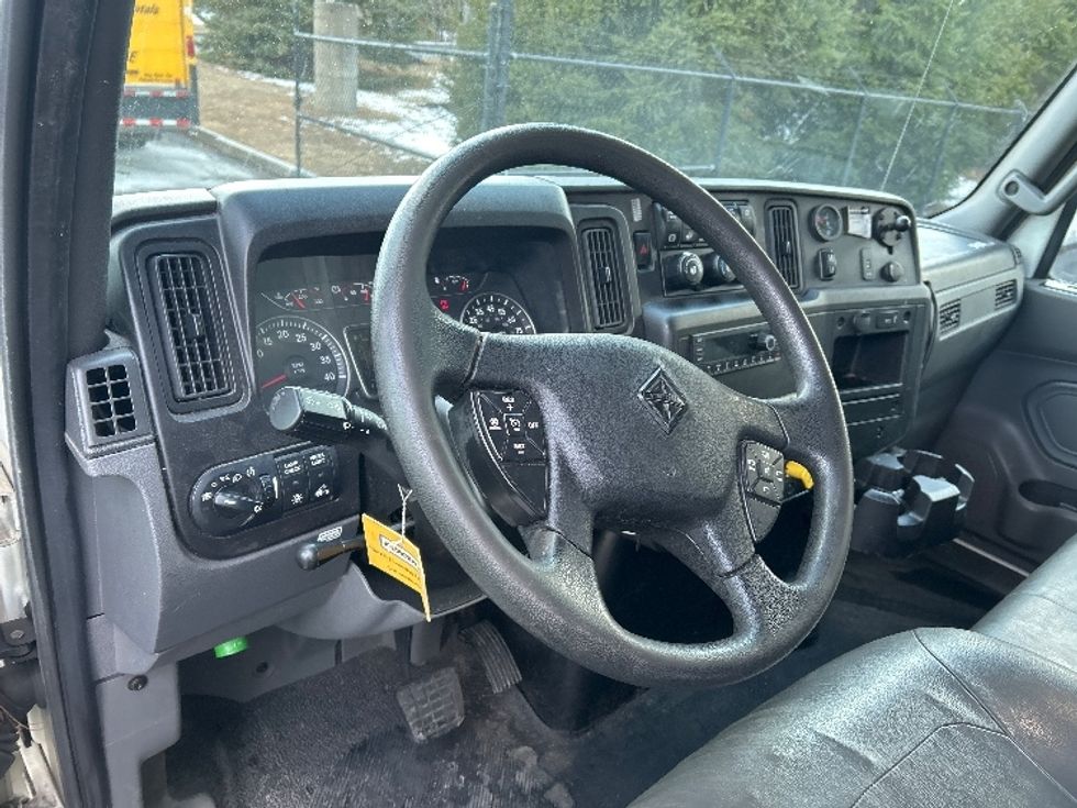 Medium Duty Box Truck-Light and Medium Duty Trucks-International-2022-MV607-Londonderry-NH-272,722\n\t\tmiles-$ 36,250 - Image 18