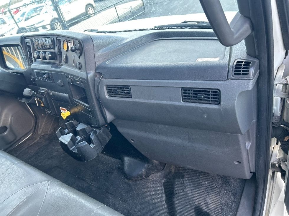 Medium Duty Box Truck-Light and Medium Duty Trucks-International-2022-MV607-Londonderry-NH-272,722\n\t\tmiles-$ 36,250 - Image 21