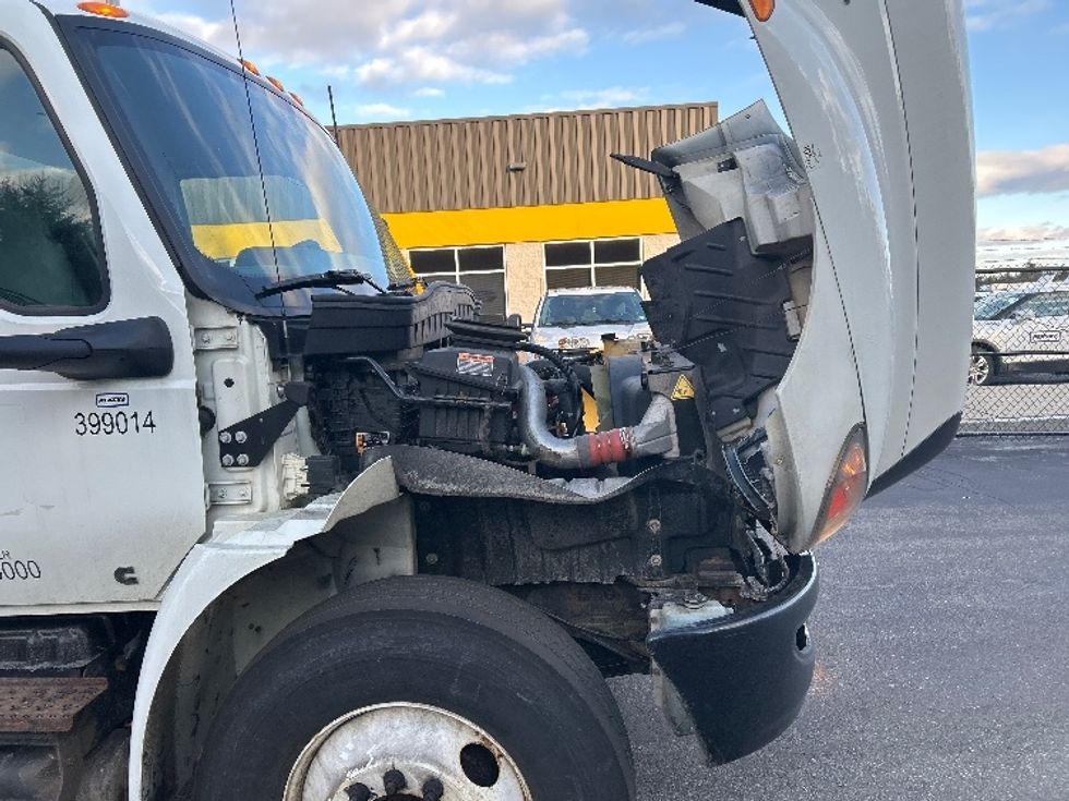 Medium Duty Box Truck-Light and Medium Duty Trucks-International-2022-MV607-Londonderry-NH-272,722\n\t\tmiles-$ 36,250 - Image 23