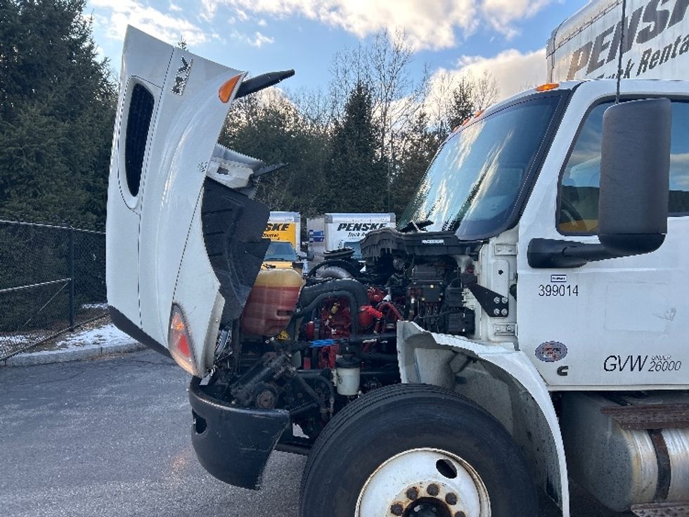 Medium Duty Box Truck-Light and Medium Duty Trucks-International-2022-MV607-Londonderry-NH-272,722\n\t\tmiles-$ 36,250 - Image 24