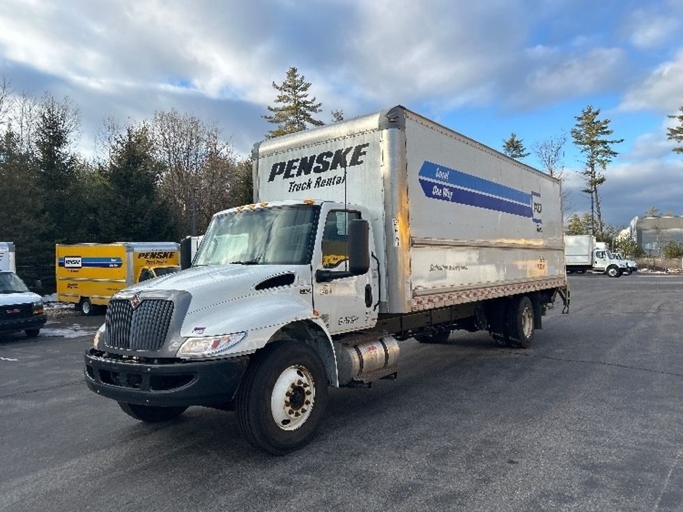 Medium Duty Box Truck-Light and Medium Duty Trucks-International-2022-MV607-Londonderry-NH-272,722\n\t\tmiles-$ 36,250 - Image 3