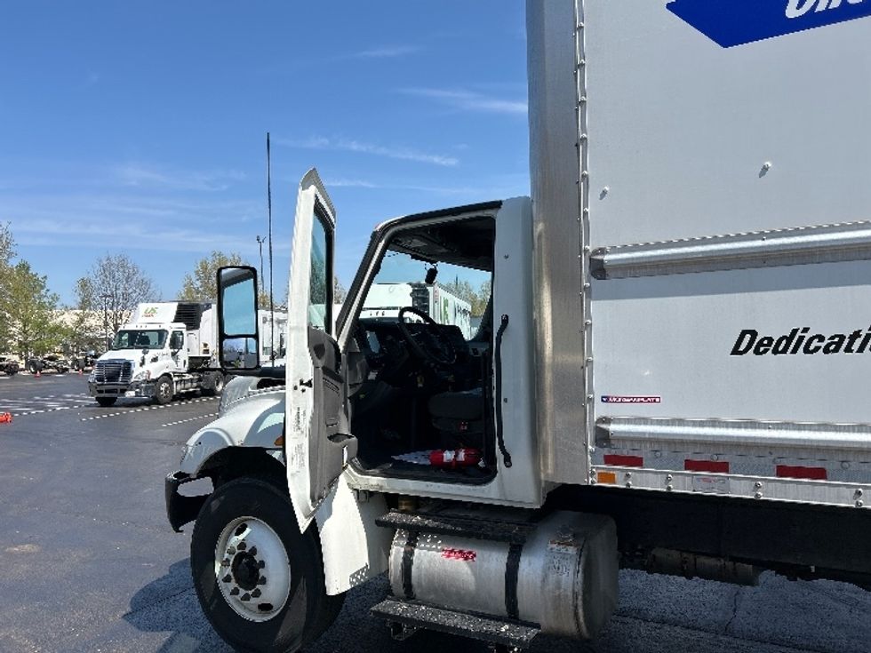 Medium Duty Box Truck-Light and Medium Duty Trucks-International-2022-MV607-Louisville-KY-108,248\n\t\tmiles-$ 73,750 - Image 16