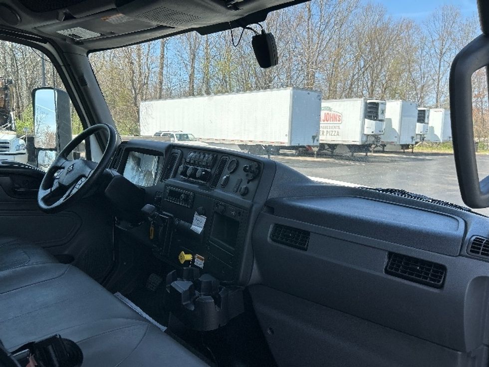 Medium Duty Box Truck-Light and Medium Duty Trucks-International-2022-MV607-Louisville-KY-108,248\n\t\tmiles-$ 73,750 - Image 21