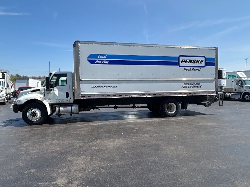 Medium Duty Box Truck-Light and Medium Duty Trucks-International-2022-MV607-Louisville-KY-108,248\n\t\tmiles-$ 73,750 - Image 4