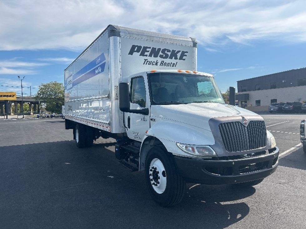 Medium Duty Box Truck-Light and Medium Duty Trucks-International-2022-MV607-Louisville-KY-227,763\n\t\tmiles-$ 43,250 - Image 1