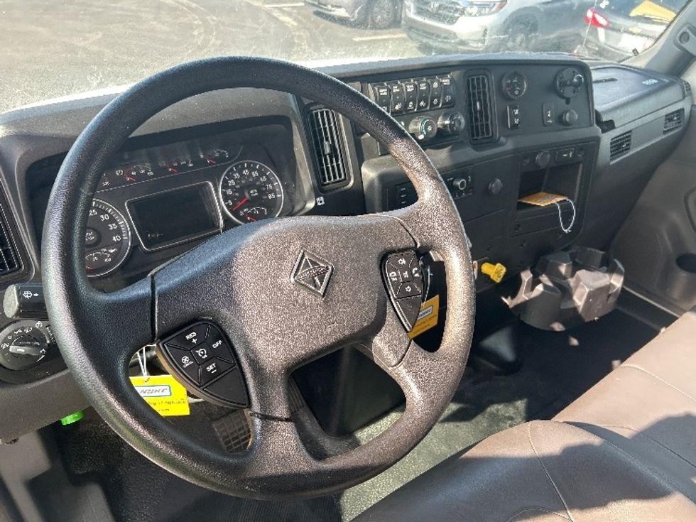 Medium Duty Box Truck-Light and Medium Duty Trucks-International-2022-MV607-Louisville-KY-227,763\n\t\tmiles-$ 43,250 - Image 17