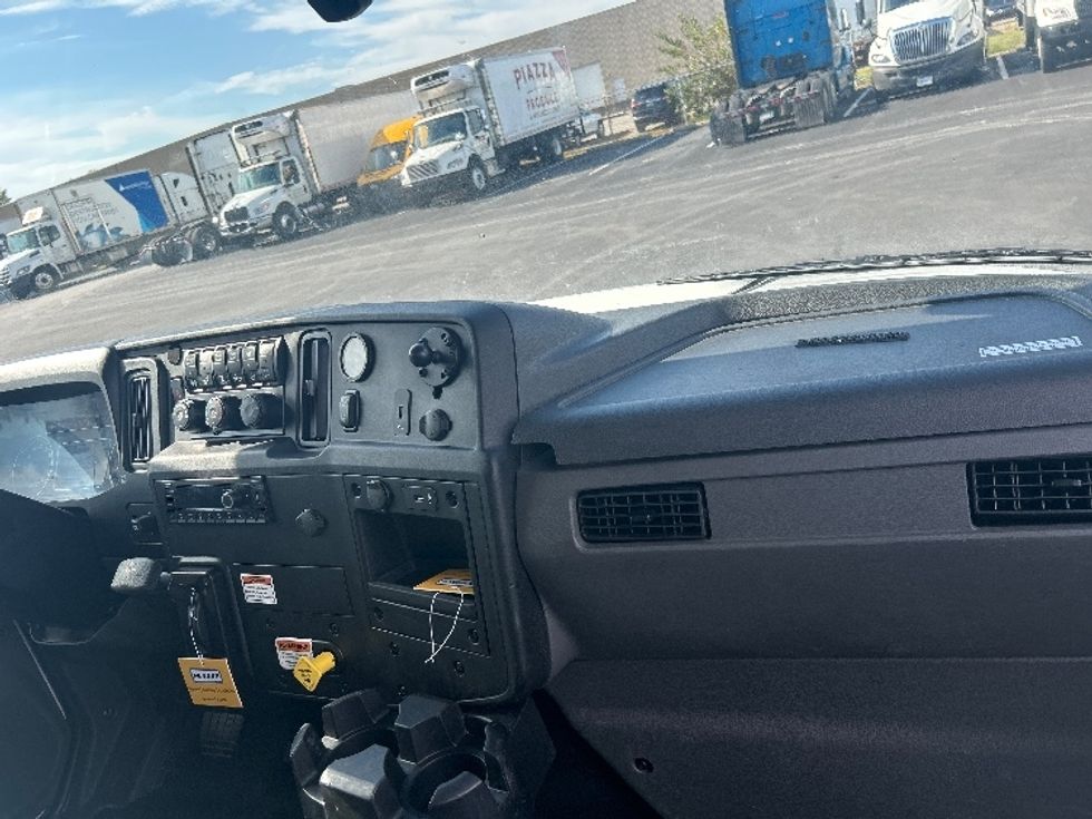 Medium Duty Box Truck-Light and Medium Duty Trucks-International-2022-MV607-Louisville-KY-227,763\n\t\tmiles-$ 43,250 - Image 21