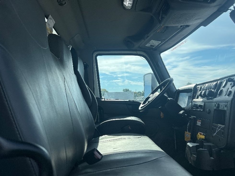 Medium Duty Box Truck-Light and Medium Duty Trucks-International-2022-MV607-Louisville-KY-227,763\n\t\tmiles-$ 43,250 - Image 22
