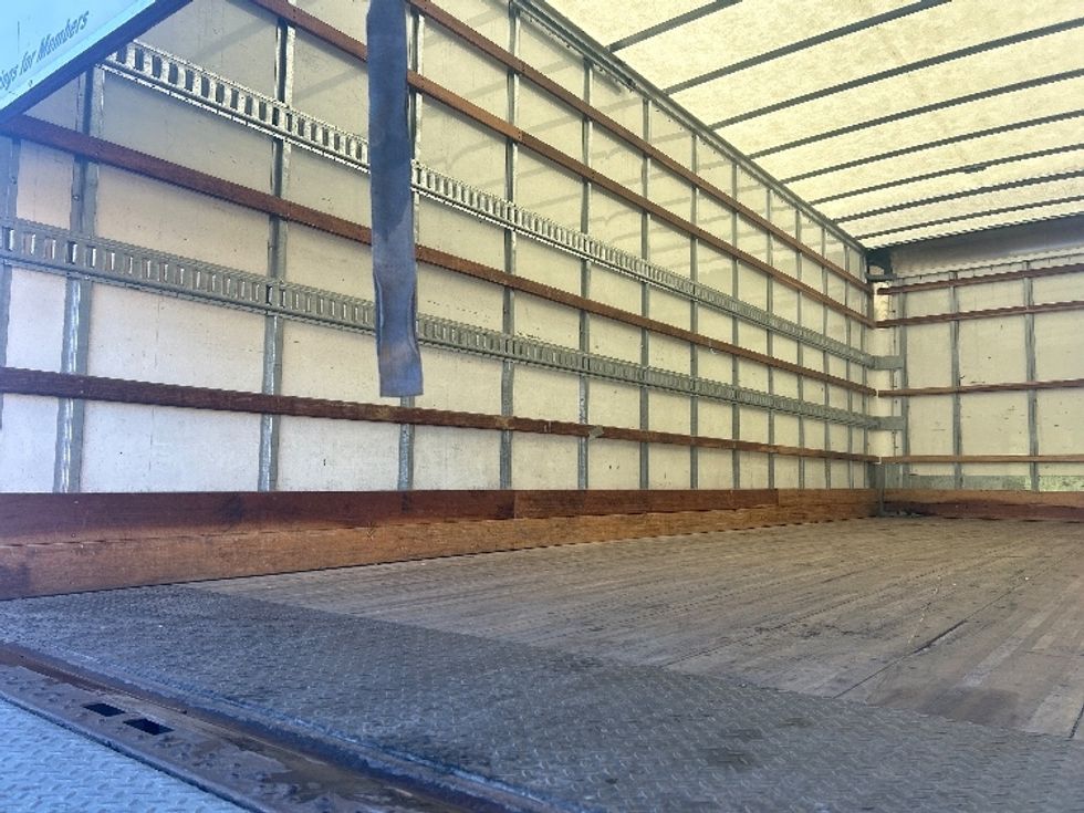 Medium Duty Box Truck-Light and Medium Duty Trucks-International-2022-MV607-Louisville-KY-269,737\n\t\tmiles-$ 40,750 - Image 11