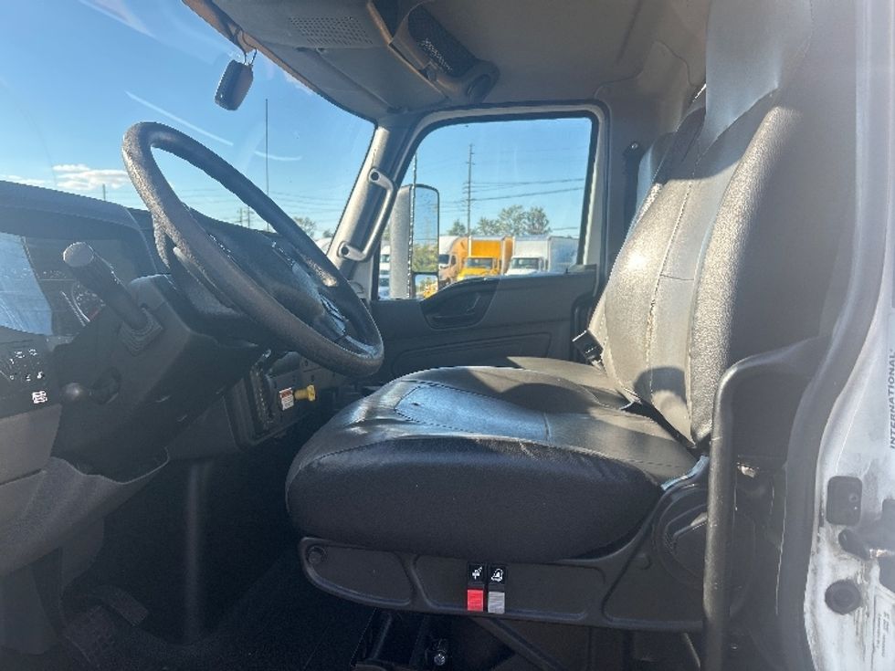 Medium Duty Box Truck-Light and Medium Duty Trucks-International-2022-MV607-Louisville-KY-269,737\n\t\tmiles-$ 40,750 - Image 17