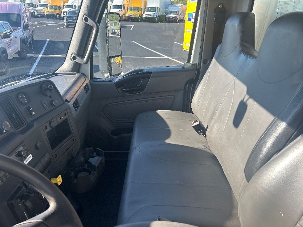 Medium Duty Box Truck-Light and Medium Duty Trucks-International-2022-MV607-Louisville-KY-269,737\n\t\tmiles-$ 40,750 - Image 20