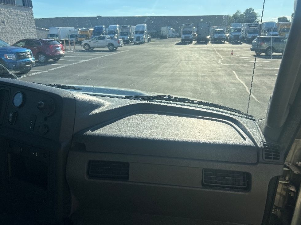 Medium Duty Box Truck-Light and Medium Duty Trucks-International-2022-MV607-Louisville-KY-269,737\n\t\tmiles-$ 40,750 - Image 21