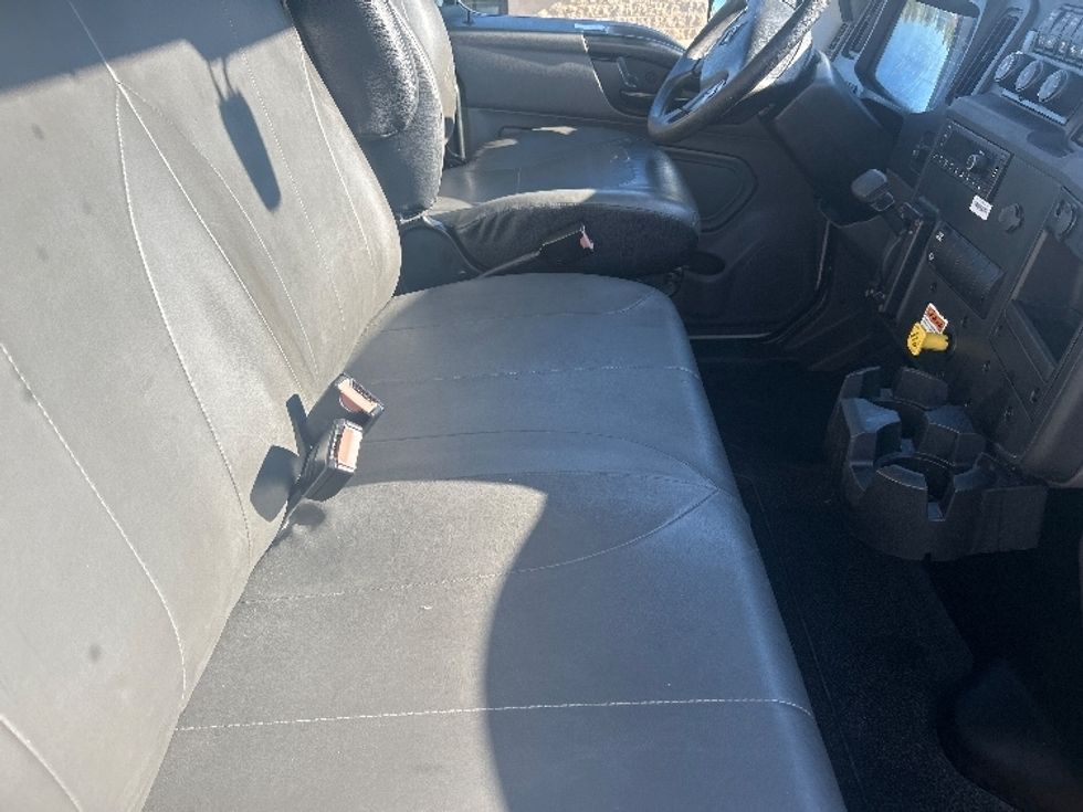 Medium Duty Box Truck-Light and Medium Duty Trucks-International-2022-MV607-Louisville-KY-269,737\n\t\tmiles-$ 40,750 - Image 22