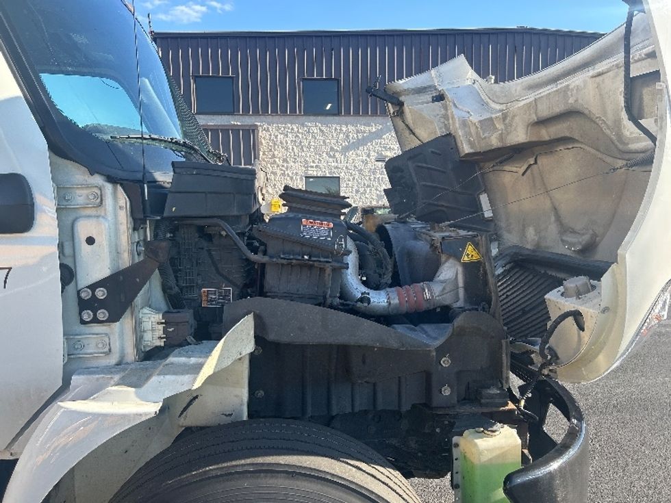 Medium Duty Box Truck-Light and Medium Duty Trucks-International-2022-MV607-Louisville-KY-269,737\n\t\tmiles-$ 40,750 - Image 23