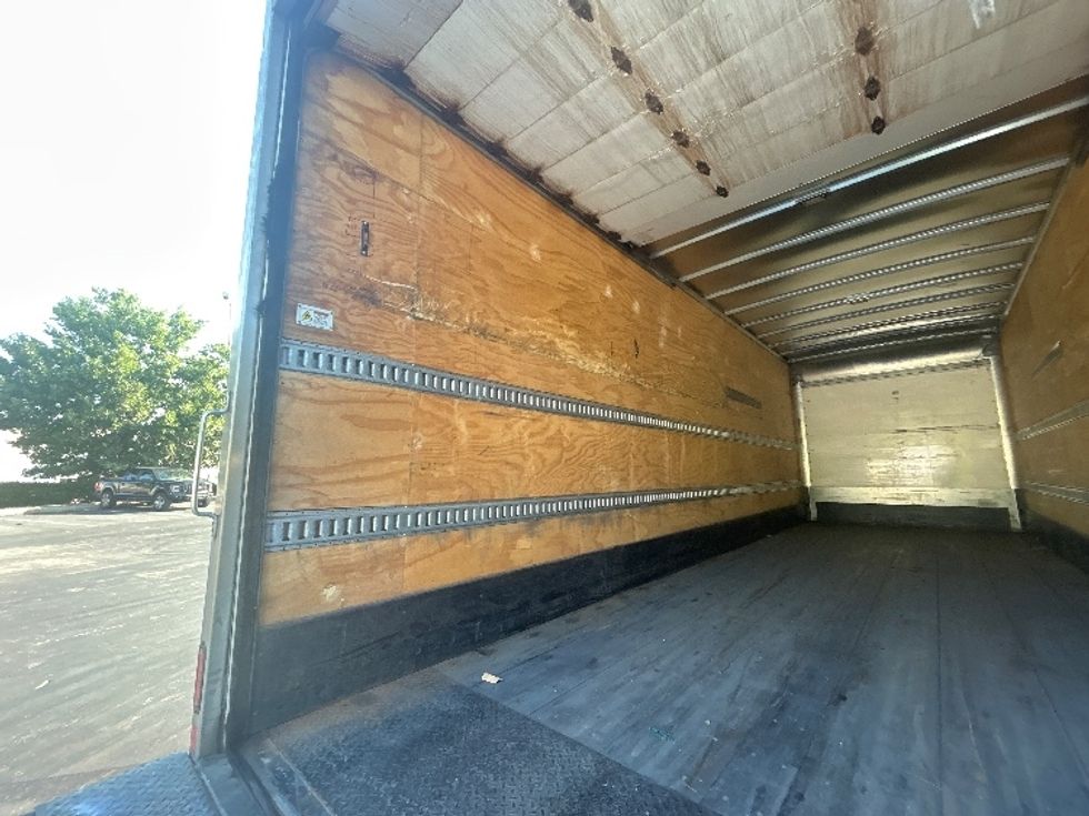 Medium Duty Box Truck-Light and Medium Duty Trucks-International-2022-MV607-Louisville-KY-280,580\n\t\tmiles-$ 39,750 - Image 11