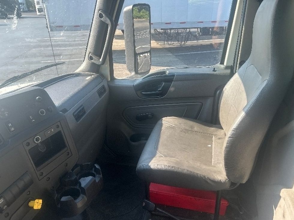 Medium Duty Box Truck-Light and Medium Duty Trucks-International-2022-MV607-Louisville-KY-280,580\n\t\tmiles-$ 39,750 - Image 19