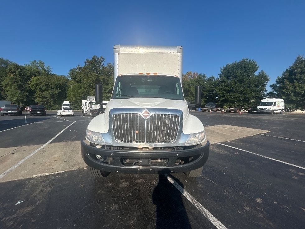 Medium Duty Box Truck-Light and Medium Duty Trucks-International-2022-MV607-Louisville-KY-280,580\n\t\tmiles-$ 39,750 - Image 2