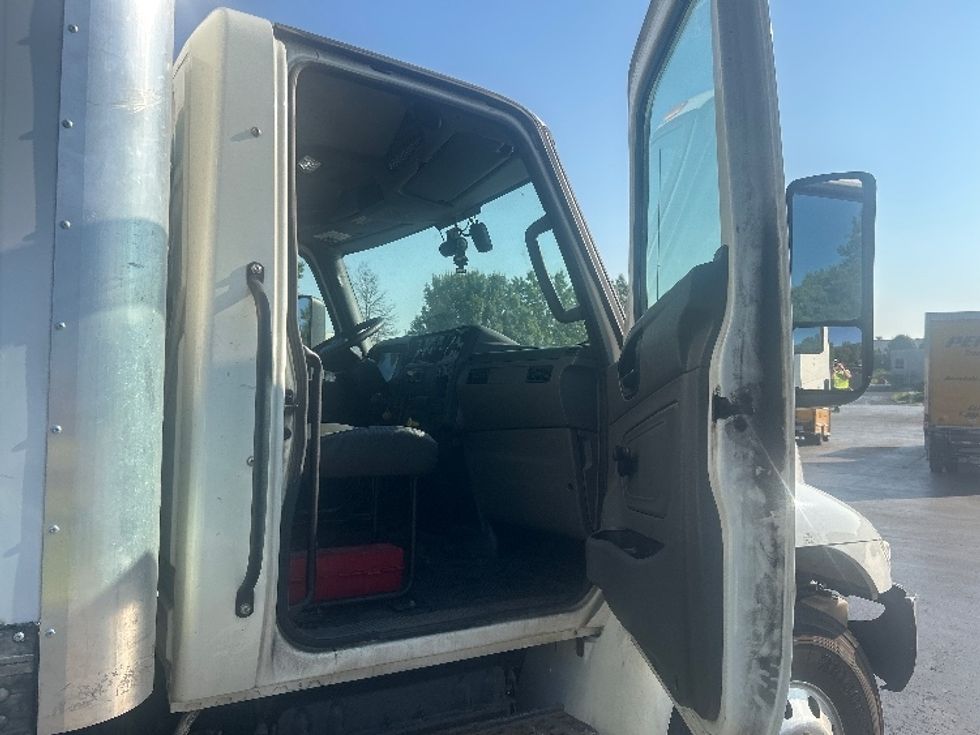 Medium Duty Box Truck-Light and Medium Duty Trucks-International-2022-MV607-Louisville-KY-280,580\n\t\tmiles-$ 39,750 - Image 20