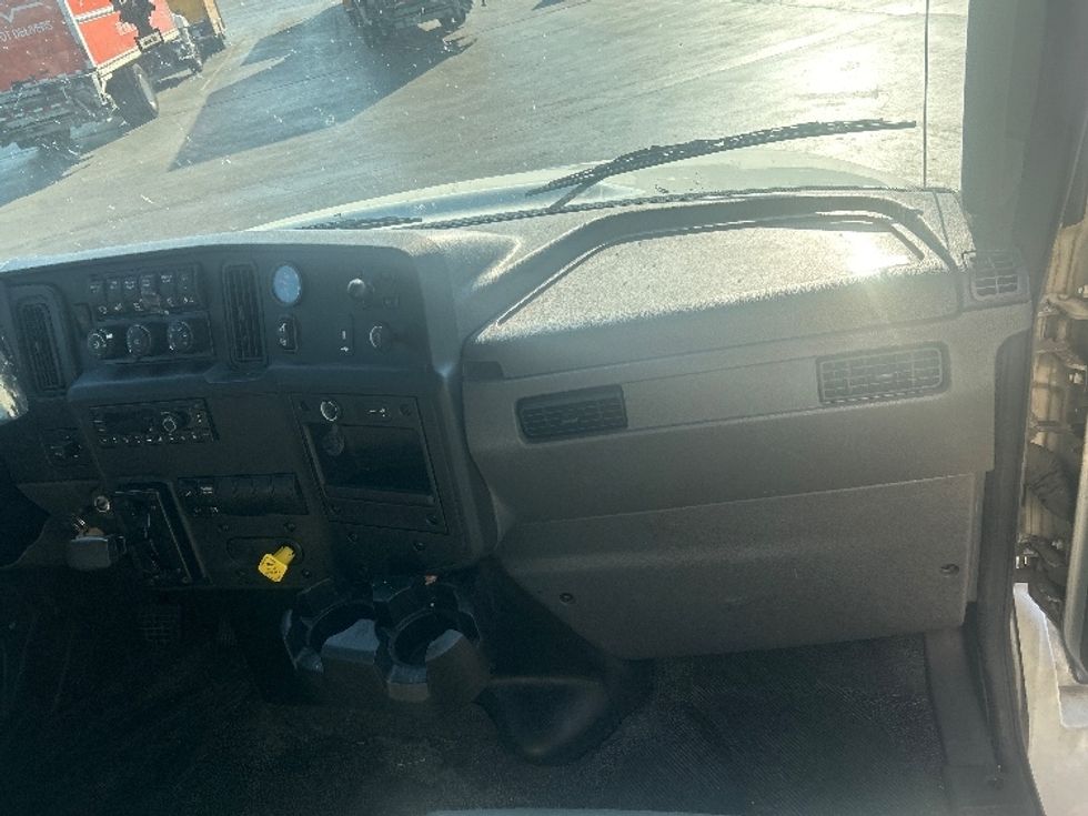 Medium Duty Box Truck-Light and Medium Duty Trucks-International-2022-MV607-Louisville-KY-280,580\n\t\tmiles-$ 39,750 - Image 21