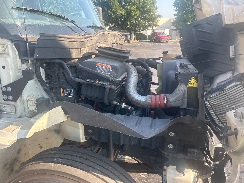 Medium Duty Box Truck-Light and Medium Duty Trucks-International-2022-MV607-Louisville-KY-280,580\n\t\tmiles-$ 39,750 - Image 23