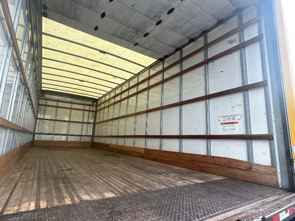 Medium Duty Box Truck-Light and Medium Duty Trucks-International-2022-MV607-Louisville-KY-283,200\n\t\tmiles-$ 45,250 - Image 12