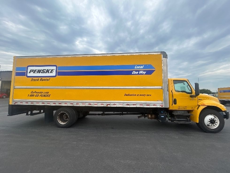 Medium Duty Box Truck-Light and Medium Duty Trucks-International-2022-MV607-Louisville-KY-283,200\n\t\tmiles-$ 45,250 - Image 15