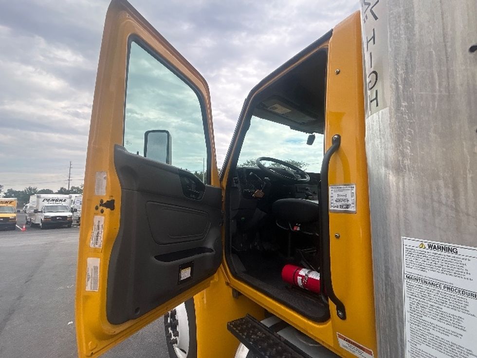Medium Duty Box Truck-Light and Medium Duty Trucks-International-2022-MV607-Louisville-KY-283,200\n\t\tmiles-$ 45,250 - Image 16