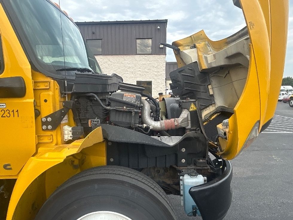 Medium Duty Box Truck-Light and Medium Duty Trucks-International-2022-MV607-Louisville-KY-283,200\n\t\tmiles-$ 45,250 - Image 21