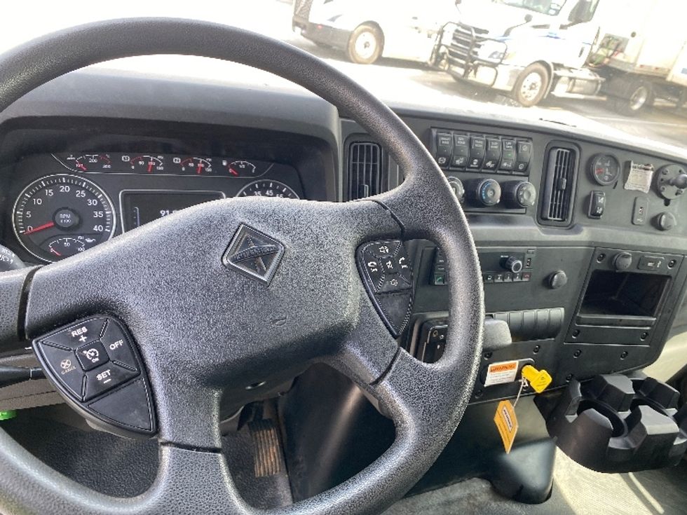 Medium Duty Box Truck-Light and Medium Duty Trucks-International-2022-MV607-Louisville-KY-91,809\n\t\tmiles-$ 76,750 - Image 18