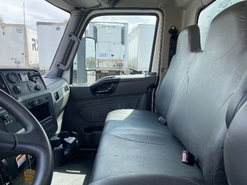 Medium Duty Box Truck-Light and Medium Duty Trucks-International-2022-MV607-Louisville-KY-91,809\n\t\tmiles-$ 76,750 - Image 19