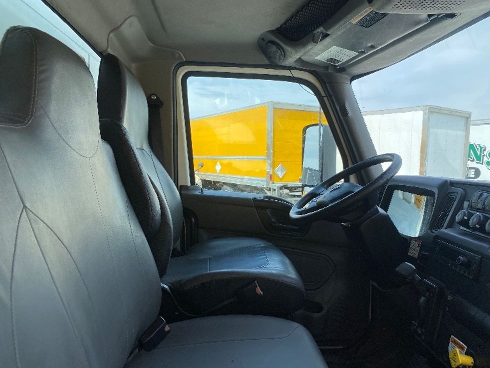 Medium Duty Box Truck-Light and Medium Duty Trucks-International-2022-MV607-Louisville-KY-91,809\n\t\tmiles-$ 76,750 - Image 22