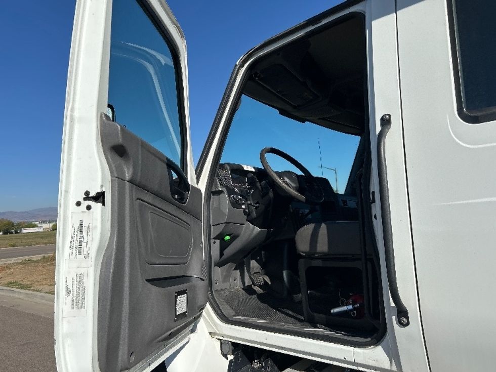 Medium Duty Box Truck-Light and Medium Duty Trucks-International-2022-MV607-Loveland-CO-121,566\n\t\tmiles-$ 91,000 - Image 16