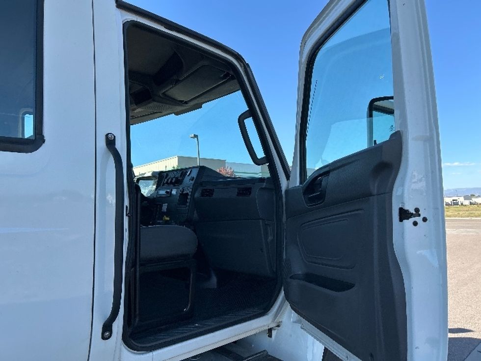 Medium Duty Box Truck-Light and Medium Duty Trucks-International-2022-MV607-Loveland-CO-121,566\n\t\tmiles-$ 91,000 - Image 20
