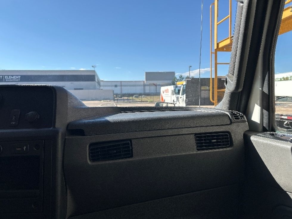Medium Duty Box Truck-Light and Medium Duty Trucks-International-2022-MV607-Loveland-CO-121,566\n\t\tmiles-$ 91,000 - Image 21