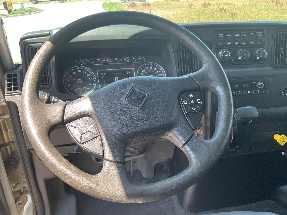 Medium Duty Box Truck-Light and Medium Duty Trucks-International-2022-MV607-Loveland-CO-400,955\n\t\tmiles-$ 25,500 - Image 18