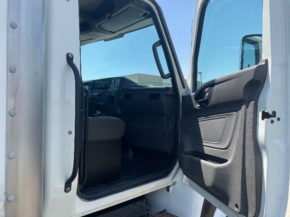 Medium Duty Box Truck-Light and Medium Duty Trucks-International-2022-MV607-Loveland-CO-400,955\n\t\tmiles-$ 25,500 - Image 20