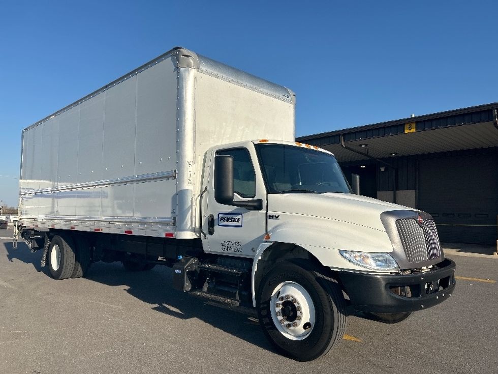 Medium Duty Box Truck-Light and Medium Duty Trucks-International-2022-MV607-Lowell-AR-140,061\n\t\tmiles-$ 68,000 - Image 1
