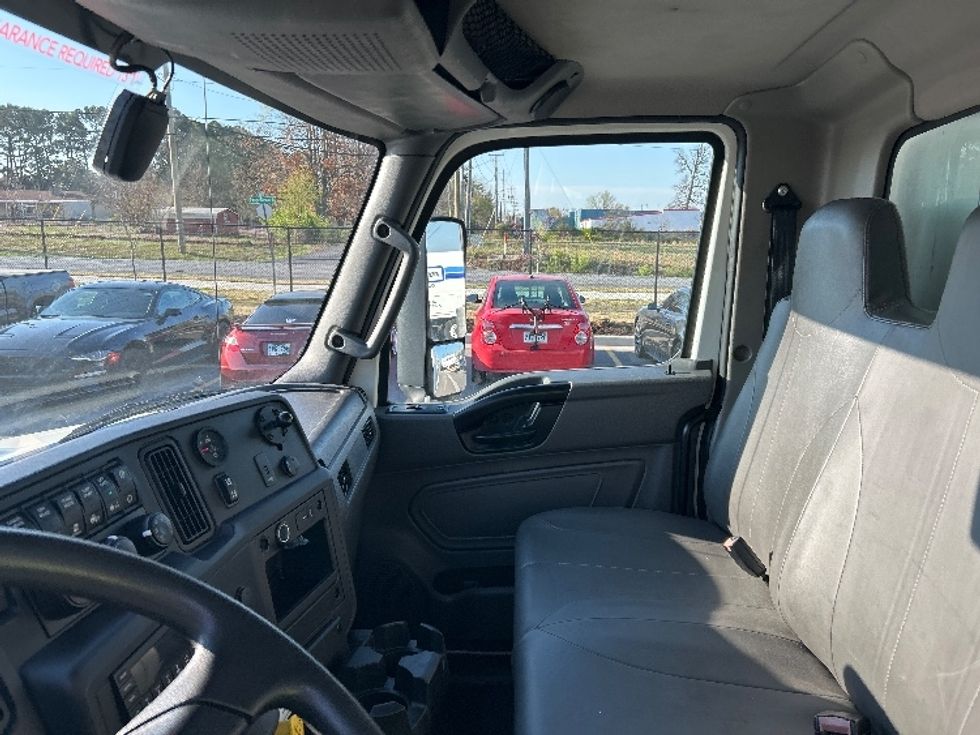 Medium Duty Box Truck-Light and Medium Duty Trucks-International-2022-MV607-Lowell-AR-140,061\n\t\tmiles-$ 68,000 - Image 18
