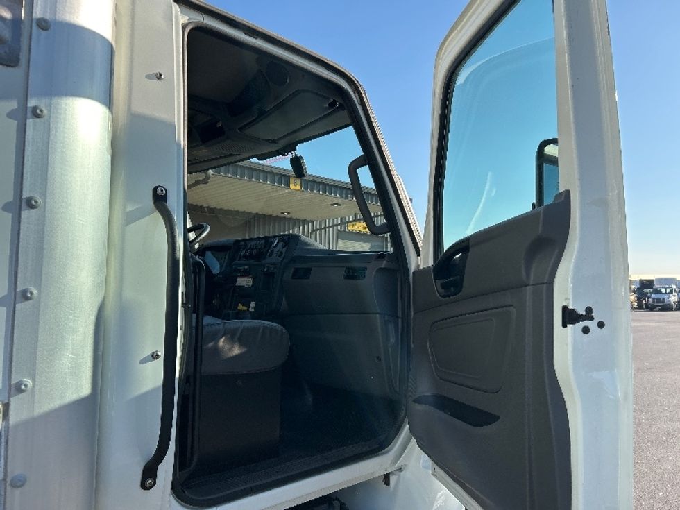 Medium Duty Box Truck-Light and Medium Duty Trucks-International-2022-MV607-Lowell-AR-140,061\n\t\tmiles-$ 68,000 - Image 19