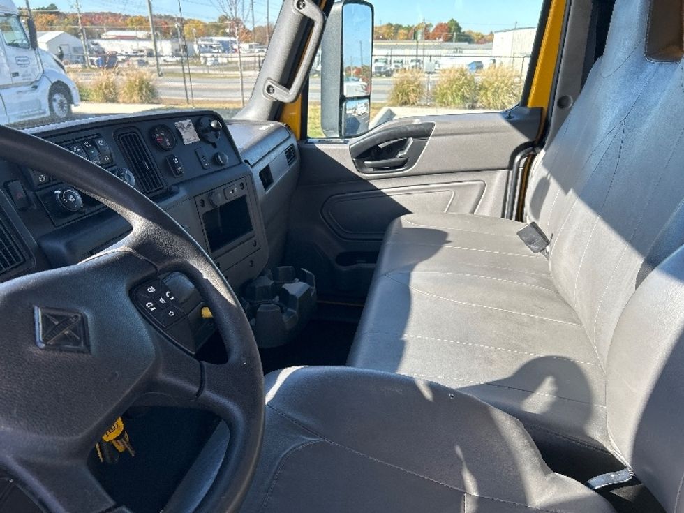 Medium Duty Box Truck-Light and Medium Duty Trucks-International-2022-MV607-Lowell-AR-237,884\n\t\tmiles-$ 45,750 - Image 19