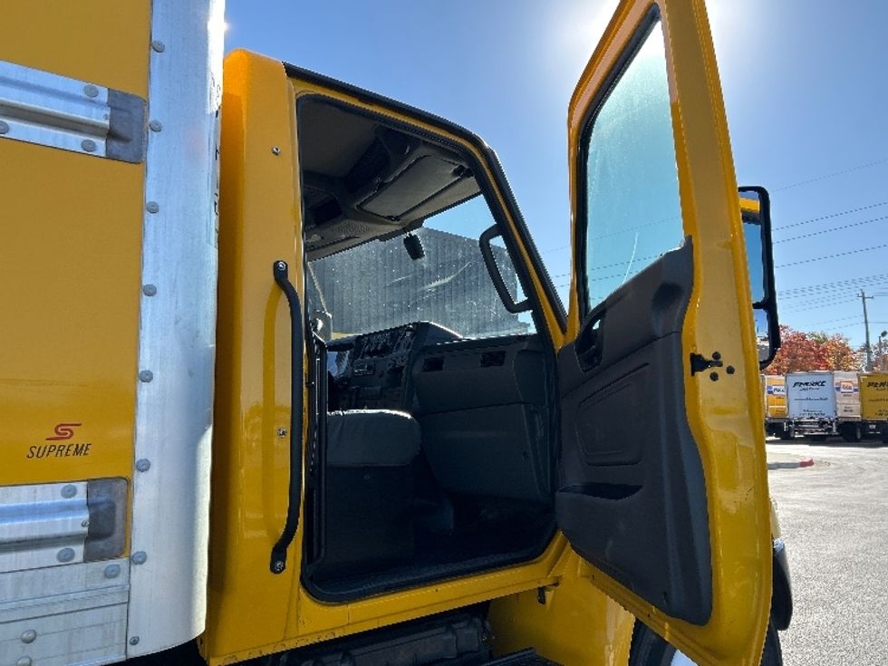 Medium Duty Box Truck-Light and Medium Duty Trucks-International-2022-MV607-Lowell-AR-237,884\n\t\tmiles-$ 45,750 - Image 20
