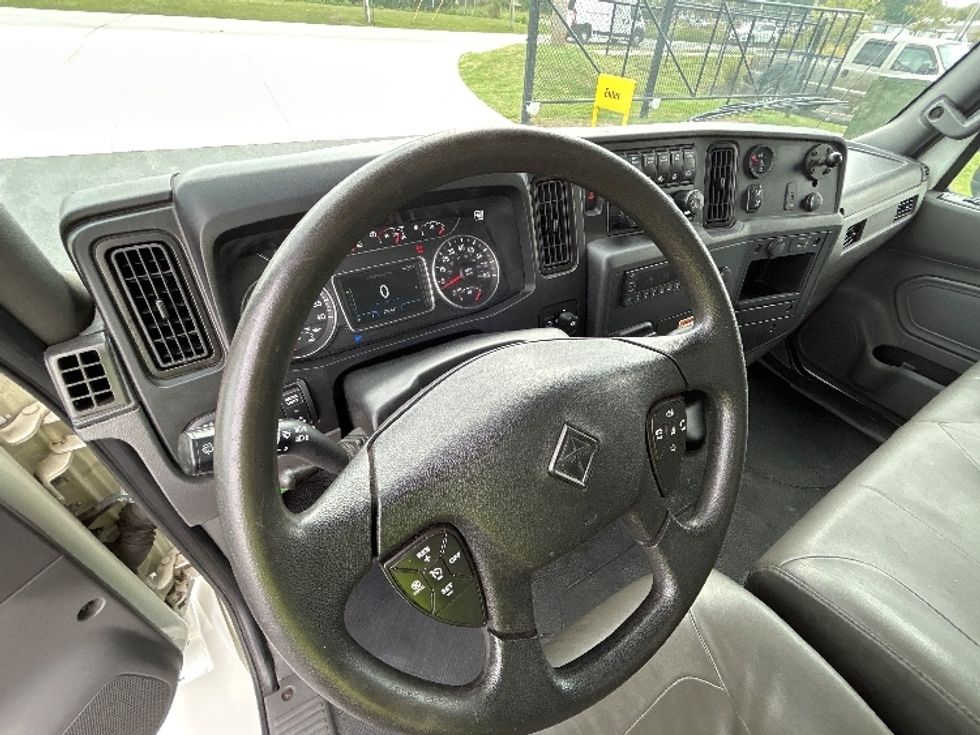 Medium Duty Box Truck-Light and Medium Duty Trucks-International-2022-MV607-Lowell-AR-270,462\n\t\tmiles-$ 37,750 - Image 17